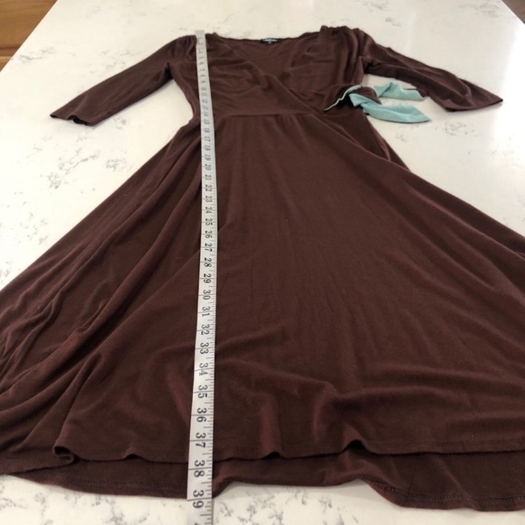 Mica brown & blue dressV- neck knee length S:S - Picture 9 of 12